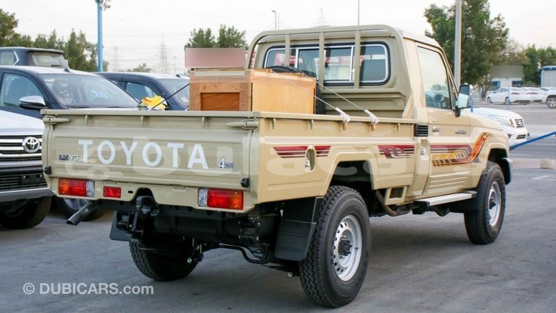 Big with watermark toyota land cruiser central import dubai 6323
