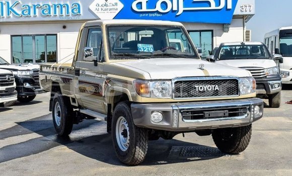 Buy Import Toyota Land Cruiser Beige Car in Import - Dubai in Central Buy Import Toyota Land Cruiser Beige Car in Import - Dubai in Central
