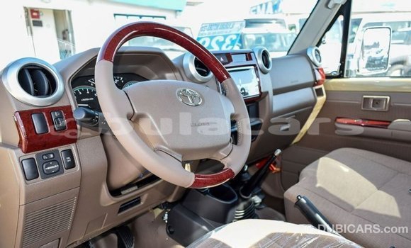 Buy Import Toyota Land Cruiser Beige Car in Import - Dubai in Central Buy Import Toyota Land Cruiser Beige Car in Import - Dubai in Central