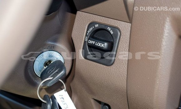 Buy Import Toyota Land Cruiser Beige Car in Import - Dubai in Central Buy Import Toyota Land Cruiser Beige Car in Import - Dubai in Central