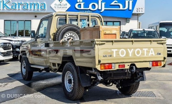 Buy Import Toyota Land Cruiser Beige Car in Import - Dubai in Central Buy Import Toyota Land Cruiser Beige Car in Import - Dubai in Central