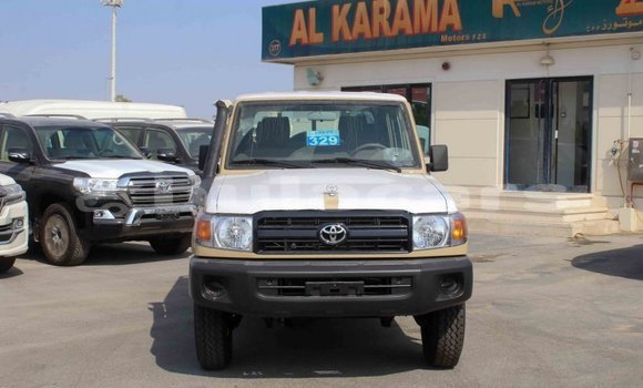 Buy Import Toyota Land Cruiser Beige Car in Import - Dubai in Central Buy Import Toyota Land Cruiser Beige Car in Import - Dubai in Central