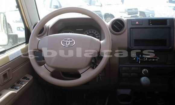 Buy Import Toyota Land Cruiser Beige Car in Import - Dubai in Central Buy Import Toyota Land Cruiser Beige Car in Import - Dubai in Central