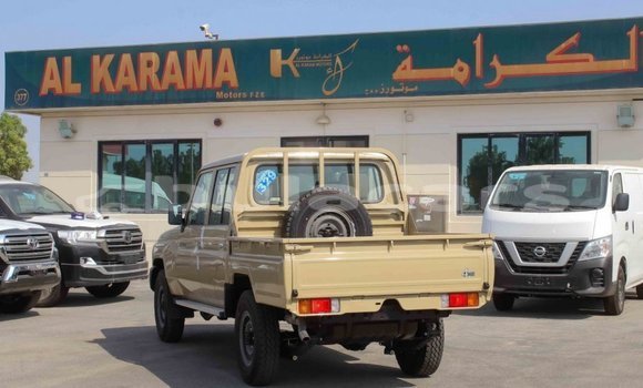 Buy Import Toyota Land Cruiser Beige Car in Import - Dubai in Central Buy Import Toyota Land Cruiser Beige Car in Import - Dubai in Central