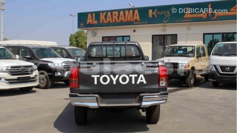 Big with watermark toyota hilux central import dubai 6327