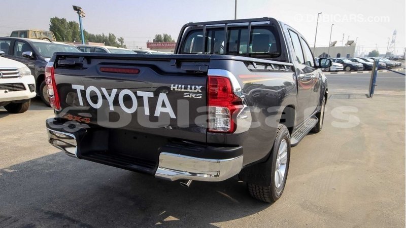 Big with watermark toyota hilux central import dubai 6328