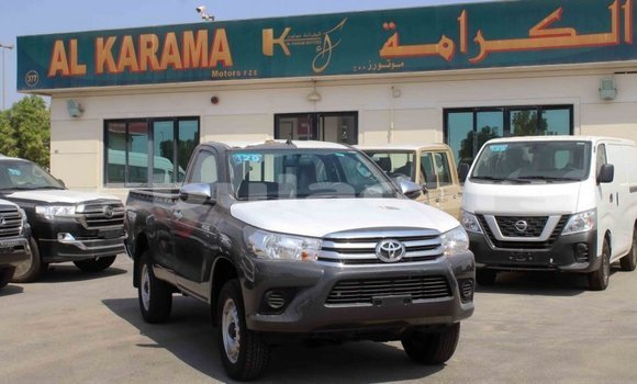 Acheter Import Voiture Toyota Hilux Gris à Import - Dubai, Central Acheter Import Voiture Toyota Hilux Gris à Import - Dubai, Central