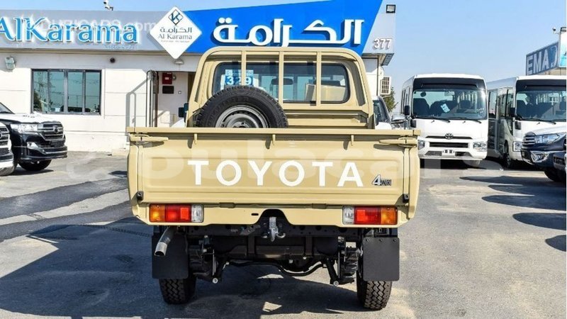 Big with watermark toyota land cruiser central import dubai 6331