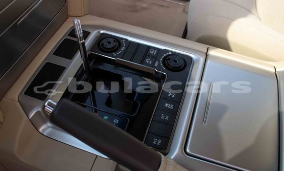 Acheter Import Voiture Toyota Land Cruiser Noir à Import - Dubai, Central Acheter Import Voiture Toyota Land Cruiser Noir à Import - Dubai, Central