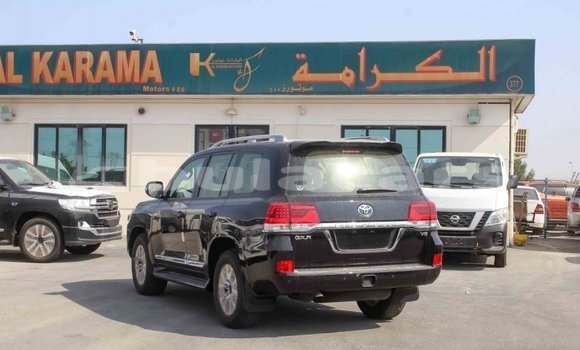 Acheter Import Voiture Toyota Land Cruiser Noir à Import - Dubai, Central Acheter Import Voiture Toyota Land Cruiser Noir à Import - Dubai, Central