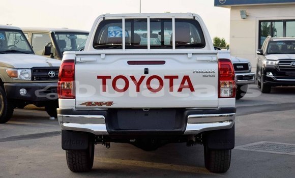 Buy Import Toyota Hilux White Car in Import - Dubai in Central Buy Import Toyota Hilux White Car in Import - Dubai in Central
