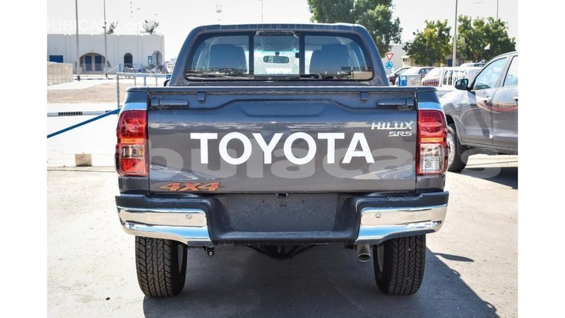 Big with watermark toyota hilux central import dubai 6336