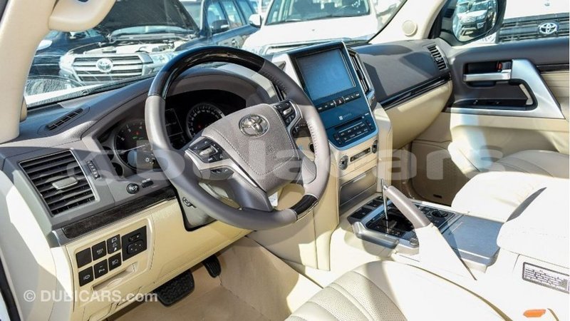 Big with watermark toyota land cruiser central import dubai 6338