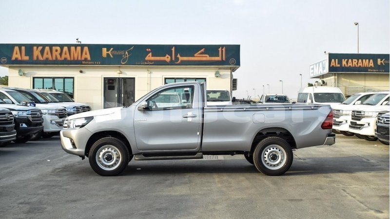 Big with watermark toyota hilux central import dubai 6341