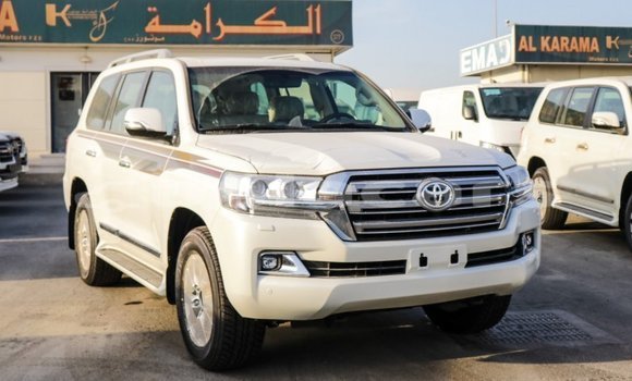 Acheter Import Voiture Toyota Land Cruiser Blanc à Import - Dubai, Central Acheter Import Voiture Toyota Land Cruiser Blanc à Import - Dubai, Central