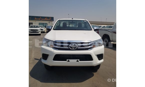 Acheter Import Voiture Toyota Hilux Blanc à Import - Dubai, Central Acheter Import Voiture Toyota Hilux Blanc à Import - Dubai, Central