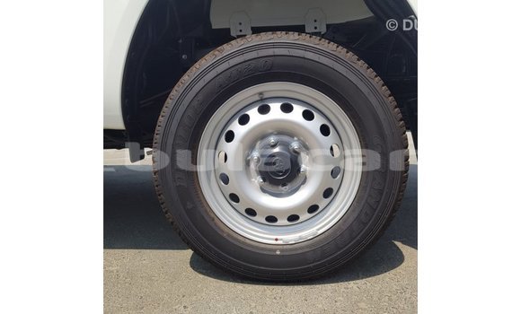 Acheter Import Voiture Toyota Hilux Blanc à Import - Dubai, Central Acheter Import Voiture Toyota Hilux Blanc à Import - Dubai, Central