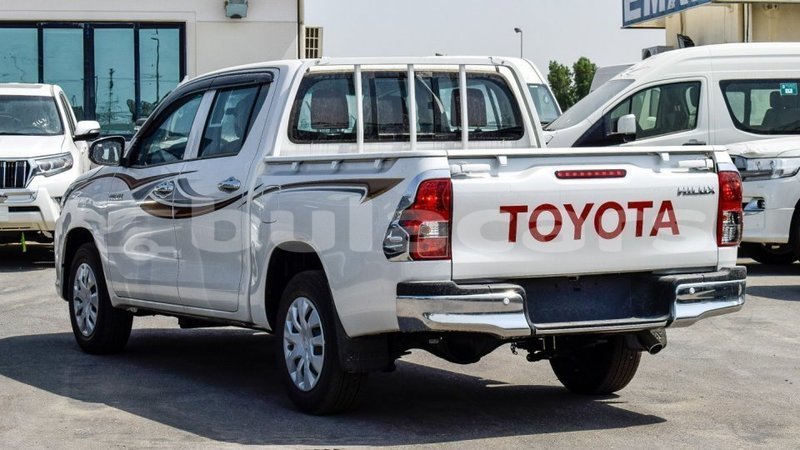 Big with watermark toyota hilux central import dubai 6346