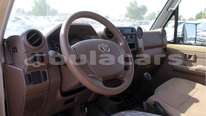 Big with watermark toyota land cruiser central import dubai 6348