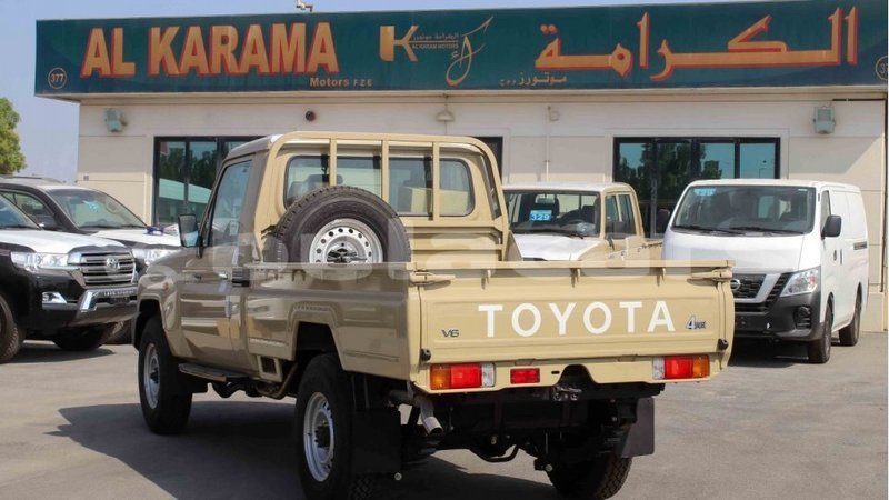 Big with watermark toyota land cruiser central import dubai 6348