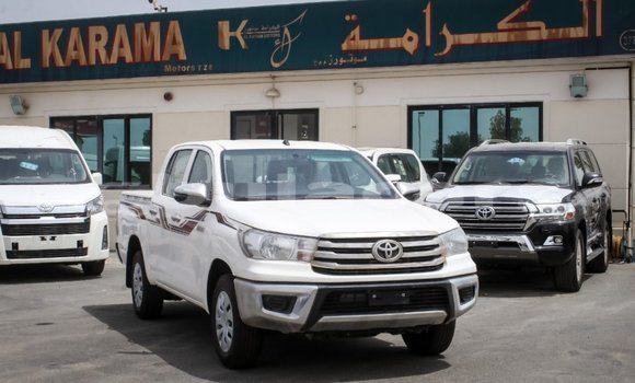 Acheter Import Voiture Toyota Hilux Blanc à Import - Dubai, Central Acheter Import Voiture Toyota Hilux Blanc à Import - Dubai, Central