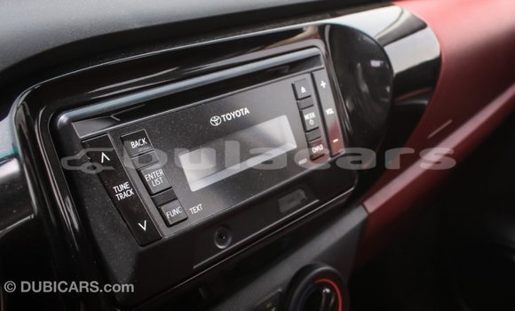 Acheter Import Voiture Toyota Hilux Blanc à Import - Dubai, Central Acheter Import Voiture Toyota Hilux Blanc à Import - Dubai, Central