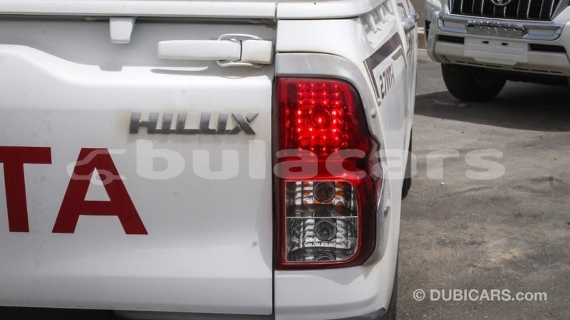 Big with watermark toyota hilux central import dubai 6352