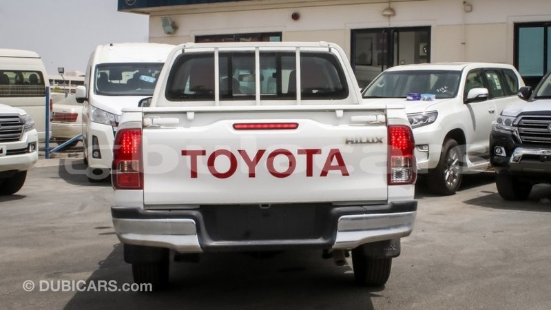 Big with watermark toyota hilux central import dubai 6352