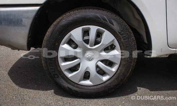 Acheter Import Voiture Toyota Hilux Blanc à Import - Dubai, Central Acheter Import Voiture Toyota Hilux Blanc à Import - Dubai, Central