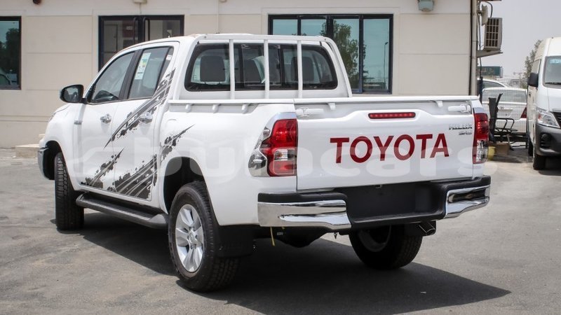 Big with watermark toyota hilux central import dubai 6353