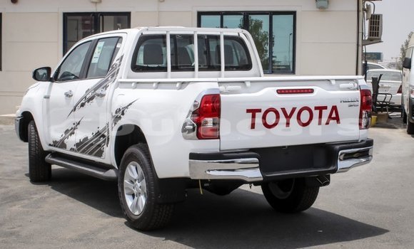 Buy Import Toyota Hilux White Car in Import - Dubai in Central Buy Import Toyota Hilux White Car in Import - Dubai in Central