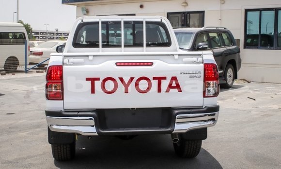 Buy Import Toyota Hilux White Car in Import - Dubai in Central Buy Import Toyota Hilux White Car in Import - Dubai in Central