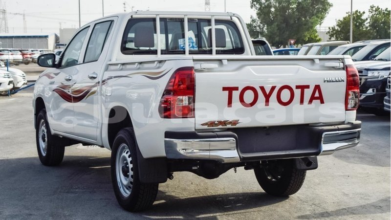 Big with watermark toyota hilux central import dubai 6354