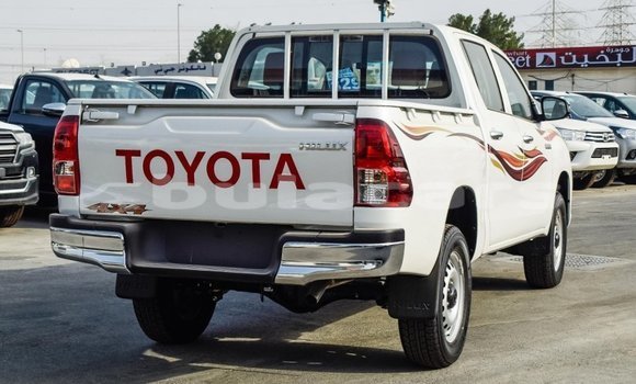 Buy Import Toyota Hilux White Car in Import - Dubai in Central Buy Import Toyota Hilux White Car in Import - Dubai in Central
