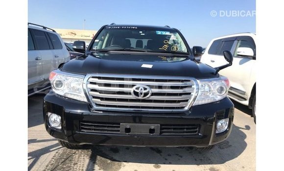 Acheter Import Voiture Toyota Land Cruiser Noir à Import - Dubai, Central Acheter Import Voiture Toyota Land Cruiser Noir à Import - Dubai, Central