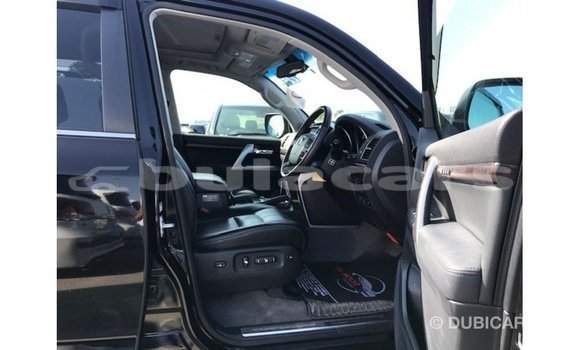 Acheter Import Voiture Toyota Land Cruiser Noir à Import - Dubai, Central Acheter Import Voiture Toyota Land Cruiser Noir à Import - Dubai, Central