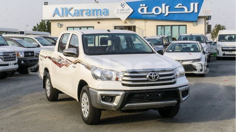 Big with watermark toyota hilux central import dubai 6370