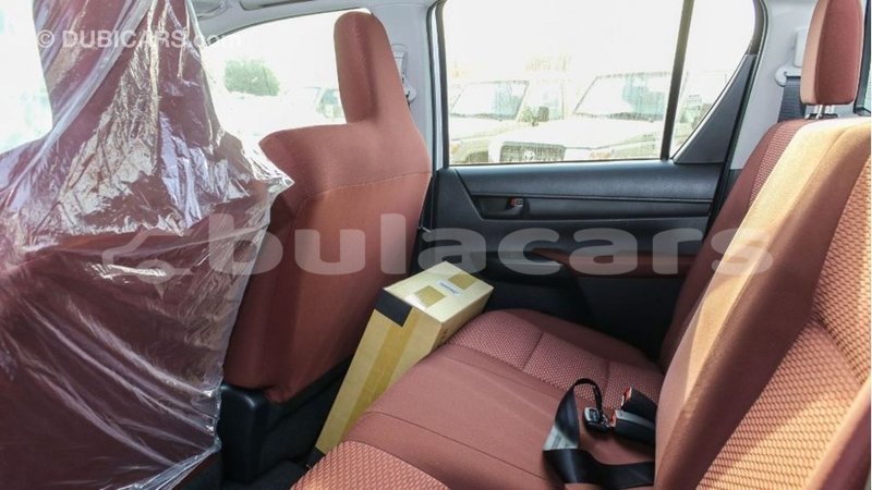 Big with watermark toyota hilux central import dubai 6370