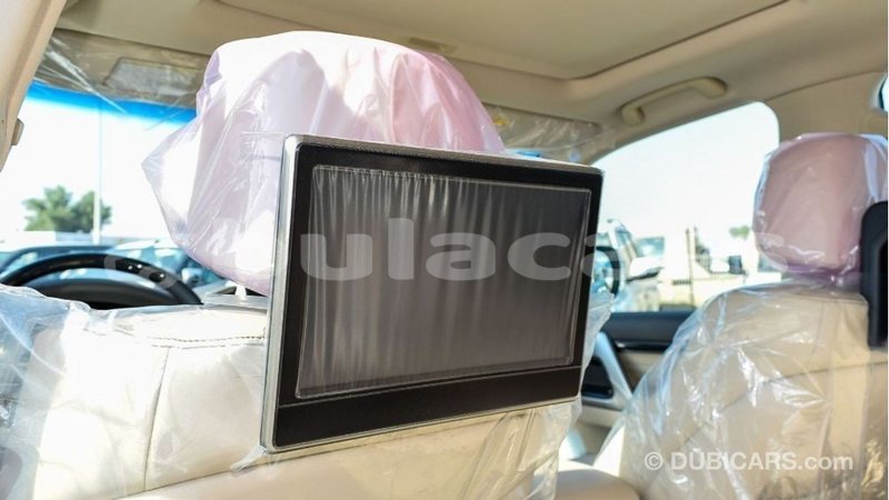 Big with watermark toyota land cruiser central import dubai 6373