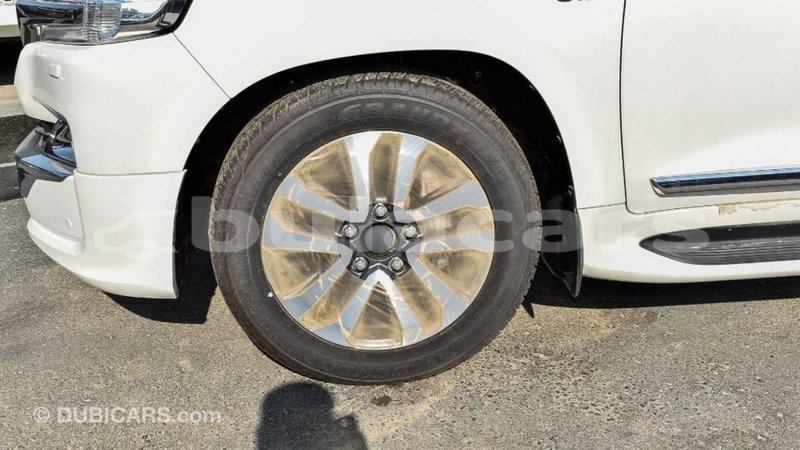Big with watermark toyota land cruiser central import dubai 6373