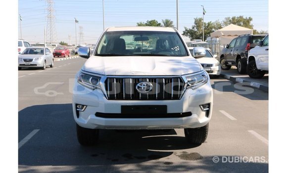 Acheter Import Voiture Toyota Prado Blanc à Import - Dubai, Central Acheter Import Voiture Toyota Prado Blanc à Import - Dubai, Central