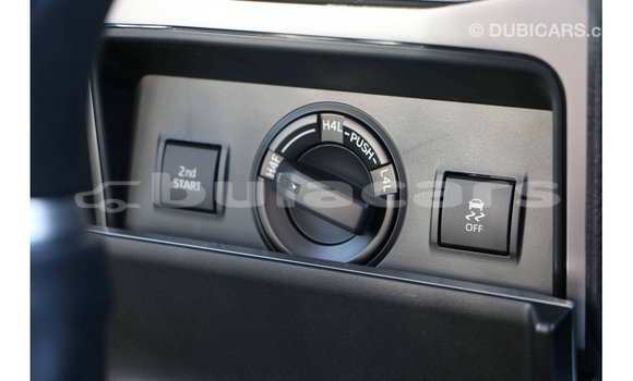 Acheter Import Voiture Toyota Prado Blanc à Import - Dubai, Central Acheter Import Voiture Toyota Prado Blanc à Import - Dubai, Central