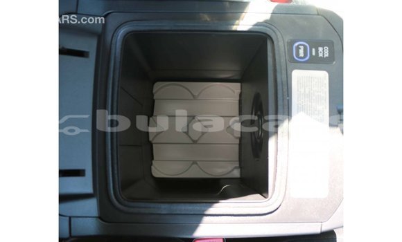 Acheter Import Voiture Toyota Prado Blanc à Import - Dubai, Central Acheter Import Voiture Toyota Prado Blanc à Import - Dubai, Central