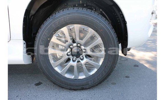 Acheter Import Voiture Toyota Prado Blanc à Import - Dubai, Central Acheter Import Voiture Toyota Prado Blanc à Import - Dubai, Central
