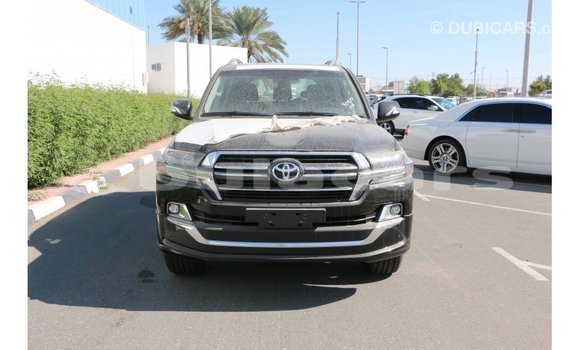 Acheter Import Voiture Toyota Land Cruiser Noir à Import - Dubai, Central Acheter Import Voiture Toyota Land Cruiser Noir à Import - Dubai, Central