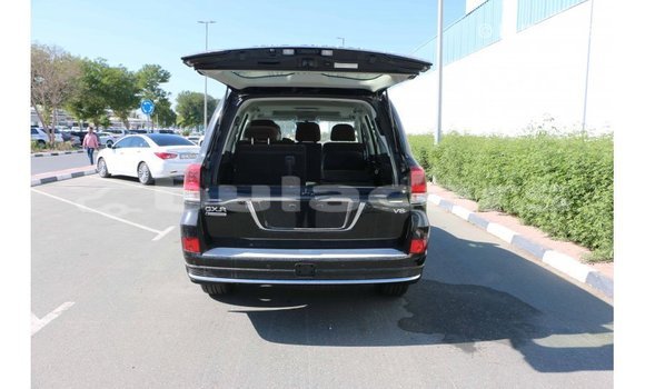 Acheter Import Voiture Toyota Land Cruiser Noir à Import - Dubai, Central Acheter Import Voiture Toyota Land Cruiser Noir à Import - Dubai, Central