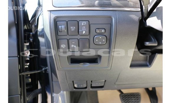 Acheter Import Voiture Toyota Land Cruiser Noir à Import - Dubai, Central Acheter Import Voiture Toyota Land Cruiser Noir à Import - Dubai, Central