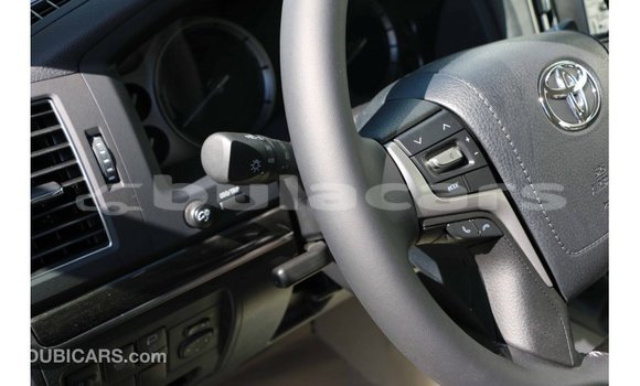 Acheter Import Voiture Toyota Land Cruiser Noir à Import - Dubai, Central Acheter Import Voiture Toyota Land Cruiser Noir à Import - Dubai, Central