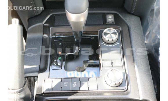 Acheter Import Voiture Toyota Land Cruiser Noir à Import - Dubai, Central Acheter Import Voiture Toyota Land Cruiser Noir à Import - Dubai, Central