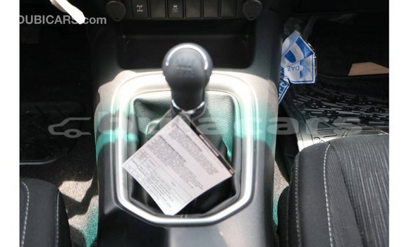 Acheter Import Voiture Toyota Hilux Blanc à Import - Dubai, Central Acheter Import Voiture Toyota Hilux Blanc à Import - Dubai, Central